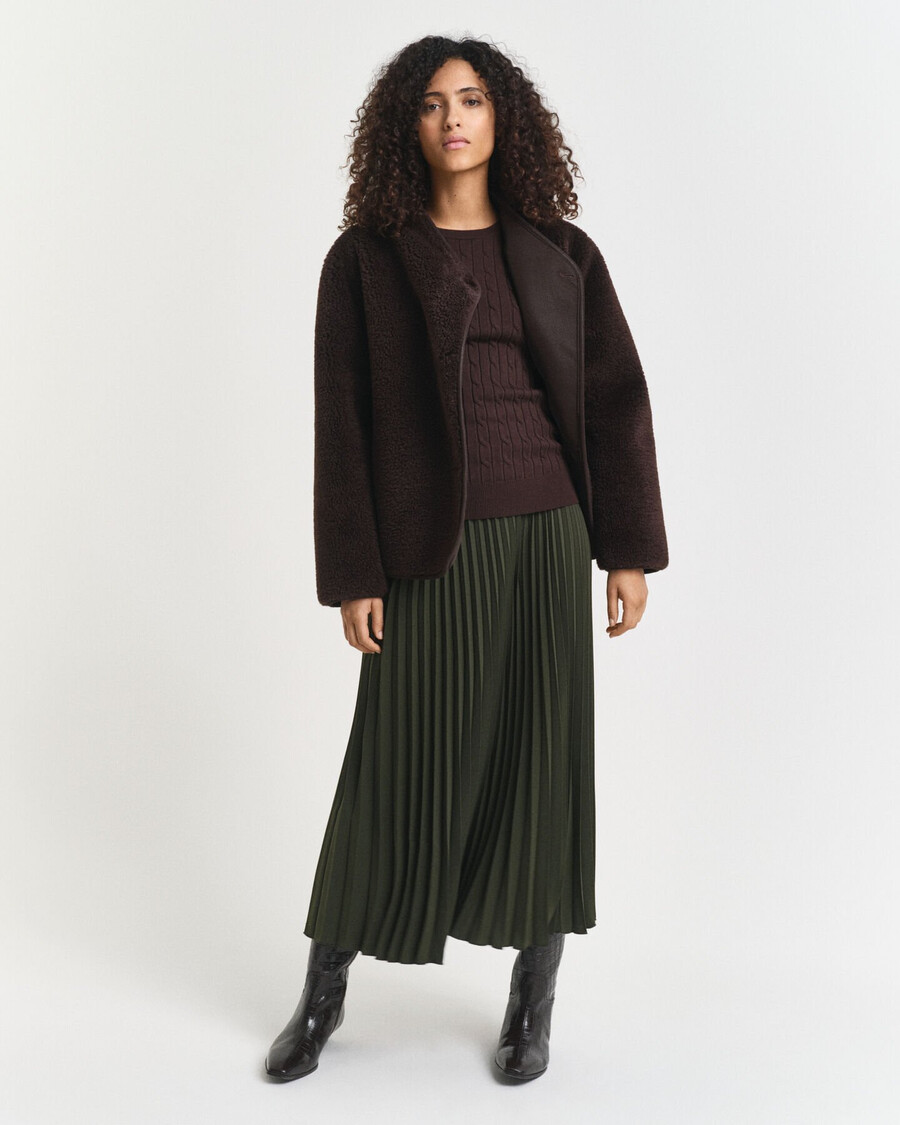 stretch cotton cable knit crew neck sweater - deep brown